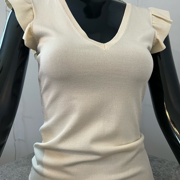 Off-white pullover casual top - Picture 3 of 8